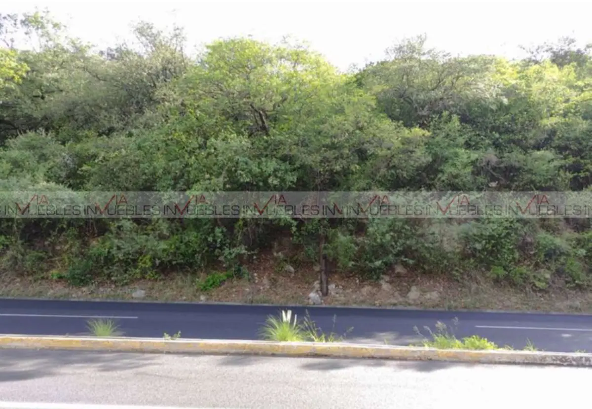 Terreno en venta en Comercial Alpino Chipinque, San Pedro Garza García — foto 1 de 8