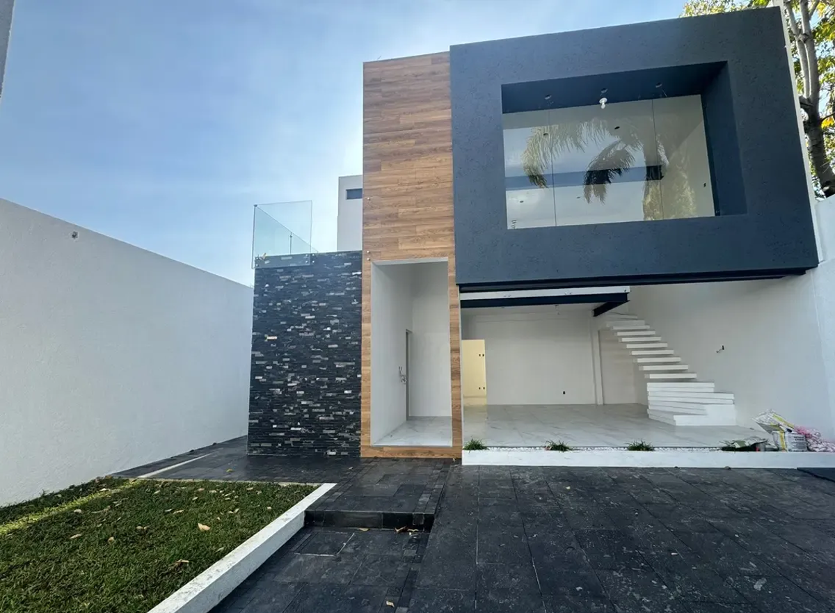 Casa en venta en Lomas de Tzompantle, Cuernavaca — foto 1 de 8
