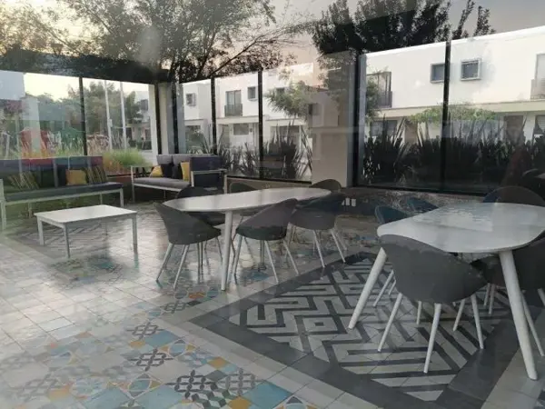 Casa en venta en Adamar, Tlajomulco de Zúñiga — foto 2 de 7