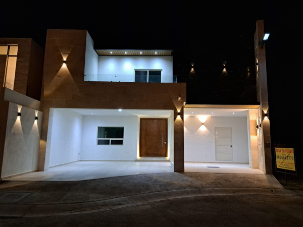 Casa en venta en Rincón de Alcántara, Saltillo — foto 2 de 27