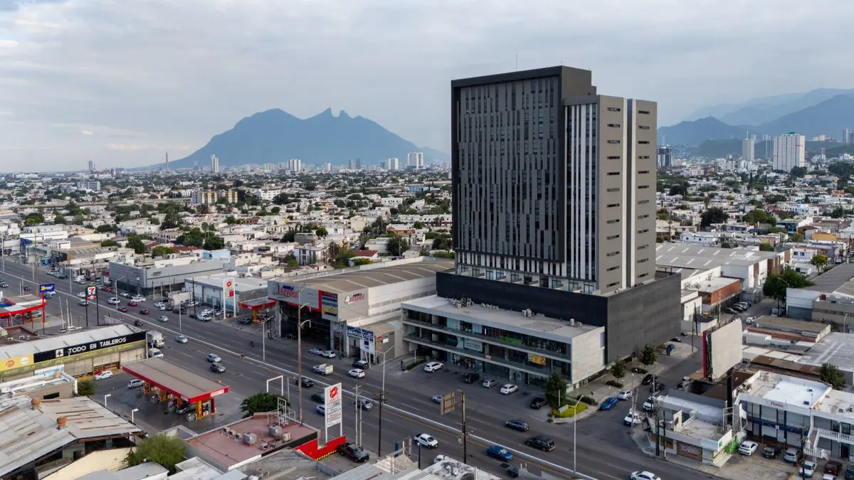 Local en venta en Mitras Centro, Monterrey — foto 1 de 9