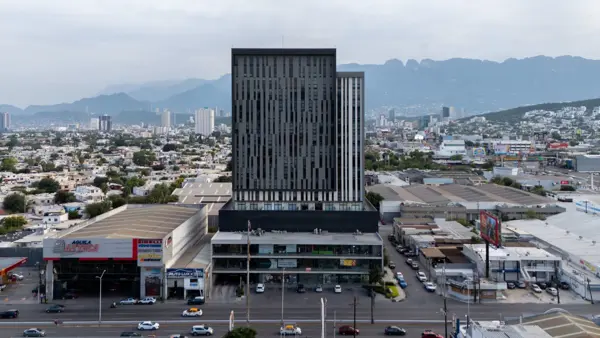 Local en venta en Mitras Centro, Monterrey — foto 2 de 9