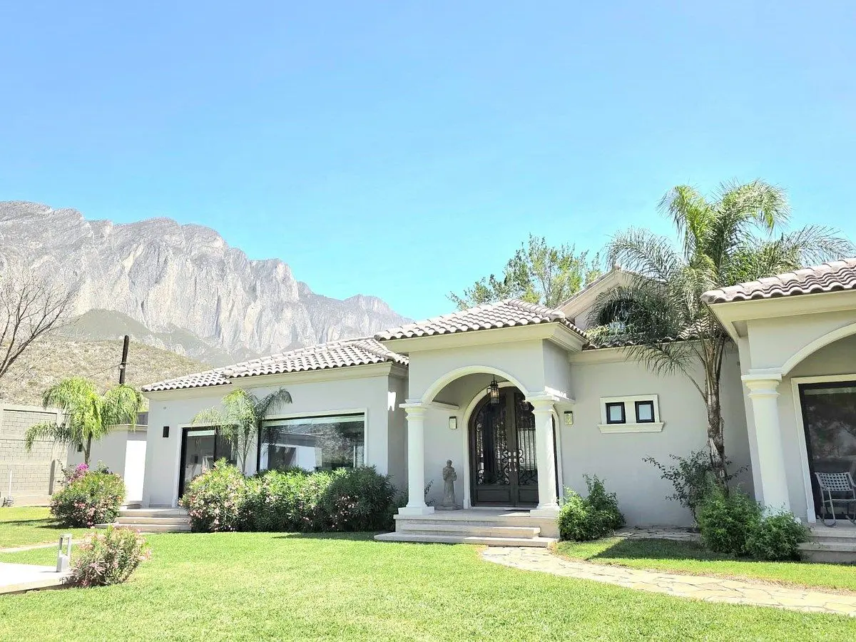 Casa en venta en La Huasteca 3, Santa Catarina — foto 1 de 15