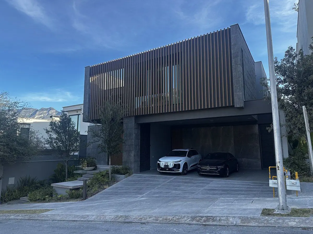 Casa en venta en Residencial Cordillera, Santa Catarina — foto 1 de 14