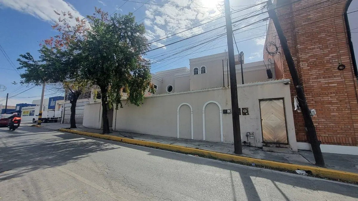 Local en renta en Las Cumbres, Monterrey — foto 1 de 3