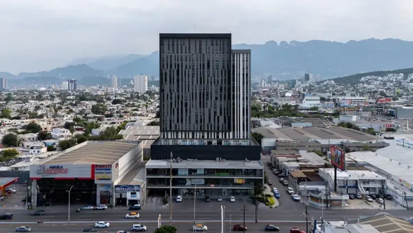 Edificio en venta en Mitras Centro, Monterrey — foto 2 de 8