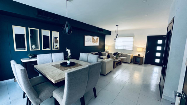Casa en Venta en Primer Sector de Viñedos, Torreón, Coahuila - Espaciosa y Bien Ubicada Casa en Venta en Primer Sector de Viñedos, Torreón, Coahuila - Espaciosa y Bien Ubicada
