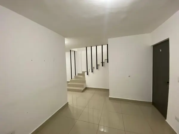 Casa en venta en Altrysa, García — foto 3 de 4