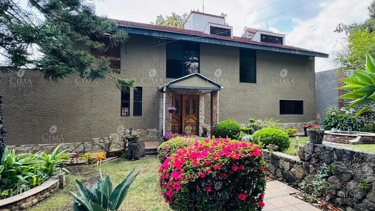 Casa en venta en Del Bosque, Cuernavaca — foto 1 de 45