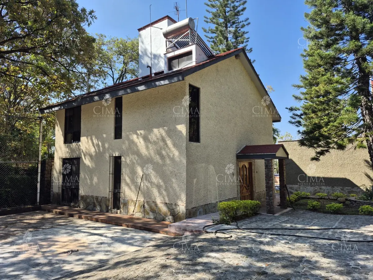 Casa en venta en Del Bosque, Cuernavaca — foto 1 de 13