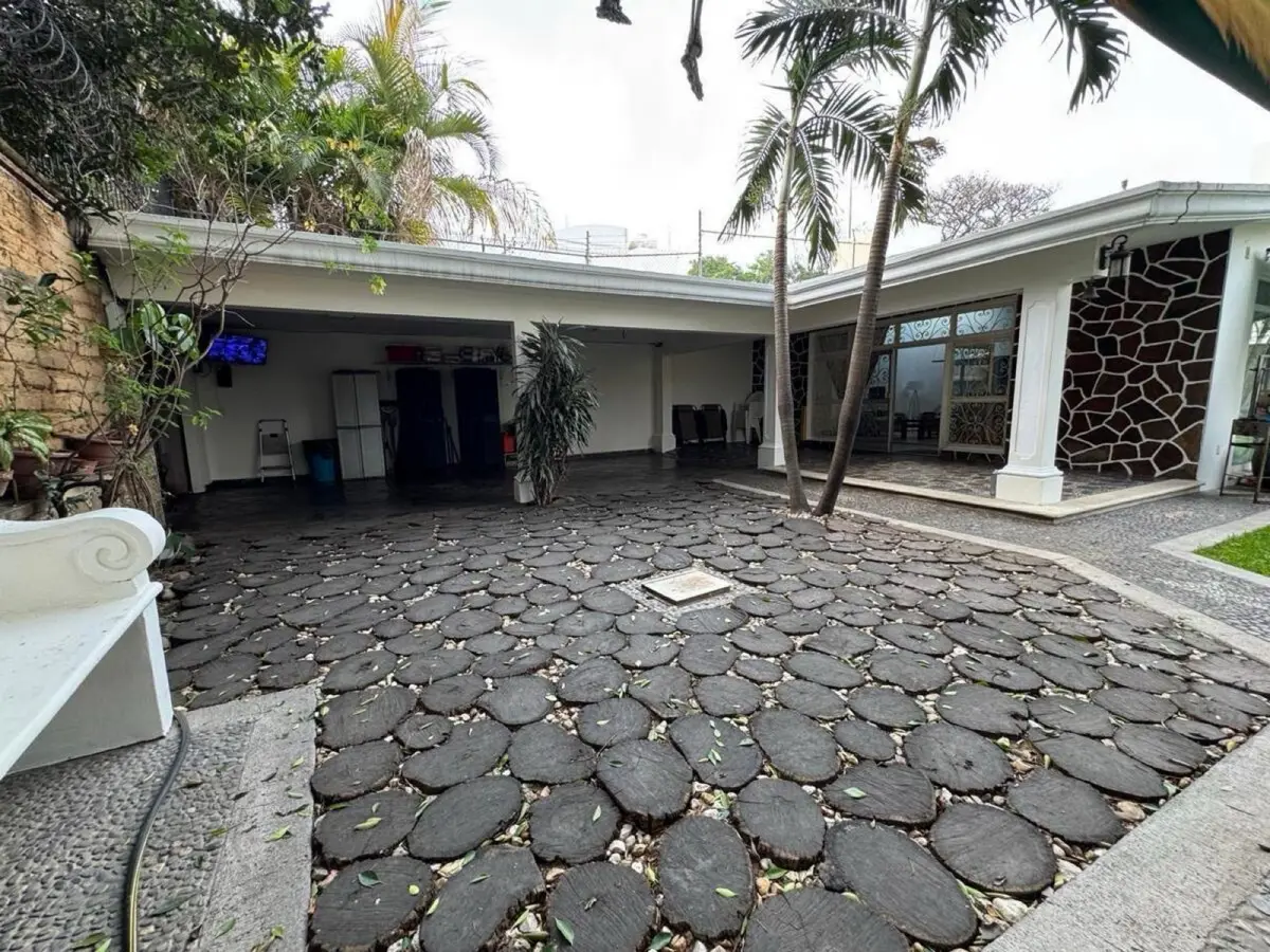 Casa en venta en Sin colonia, Cuernavaca — foto 1 de 38