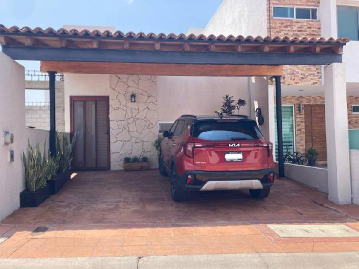 Casa en venta en Pedregal de Schoenstatt, Corregidora — foto 1 de 13
