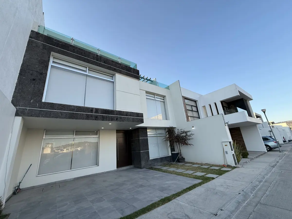 Casa en venta en El Portezuelo, Mineral de la Reforma — foto 1 de 28