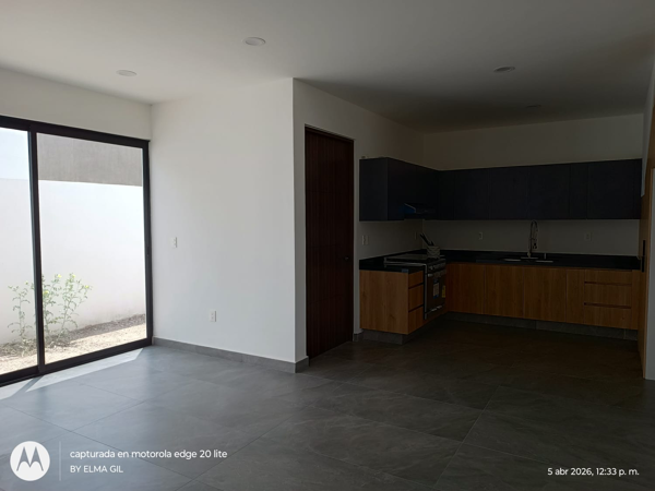 Valles del Molino B, Casa en Venta — foto 1 de 9