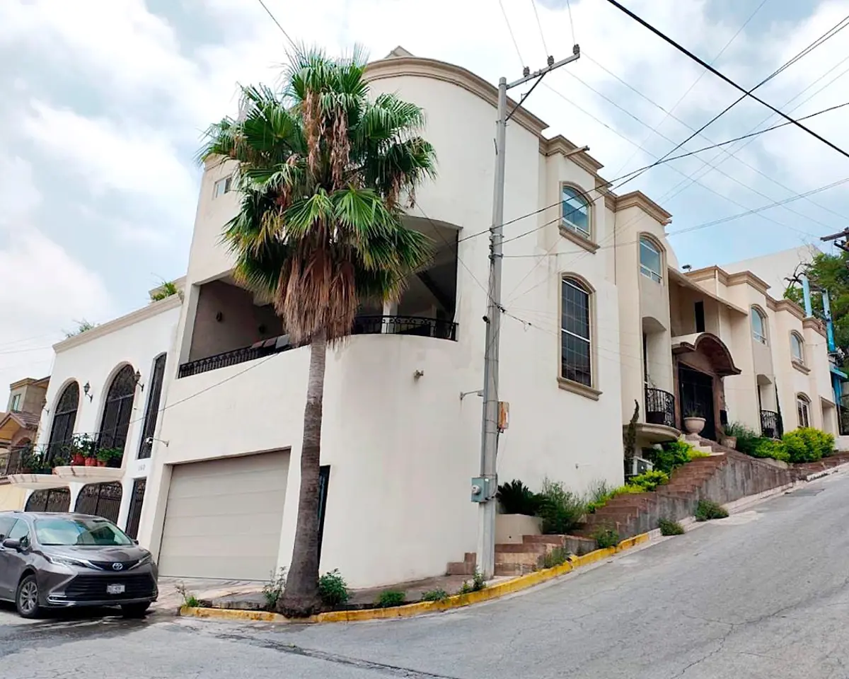 Casa en venta en Lomas del Roble, San Nicolás de los Garza — foto 1 de 18