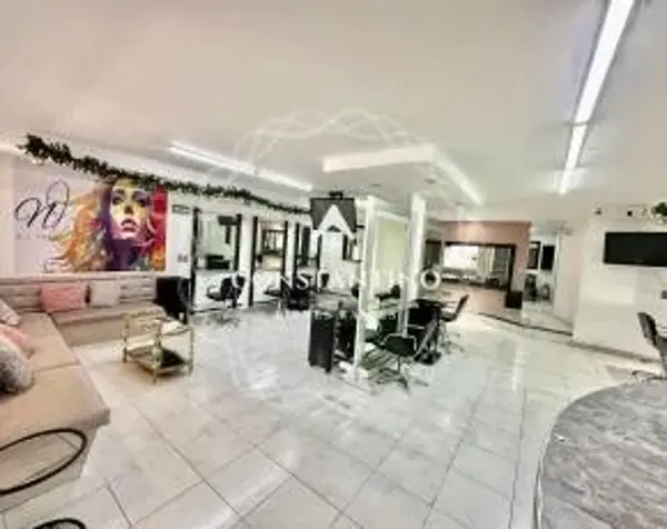 SALÓN DE BELLEZA EN RENTA