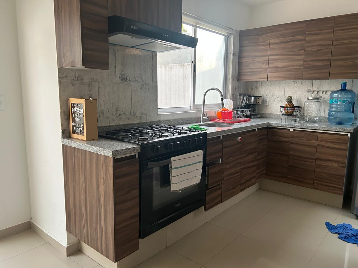 Casa en renta en Santa Fe, San Juan del Río — foto 1 de 12