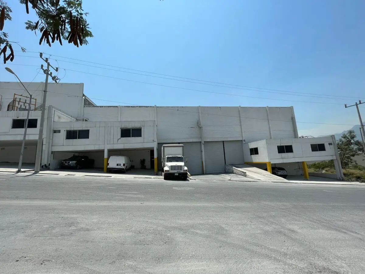 Bodega en renta en Rincon del Poniente, Santa Catarina — foto 1 de 5