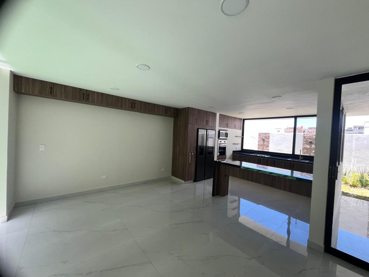 Casa en venta en Santuaria Residencial Vital, San Juan del Río — foto 1 de 27