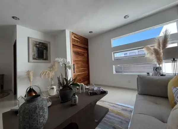 Espectacular Casa en Venta en Real de Juriquilla — foto 1 de 10