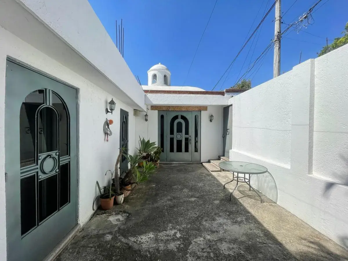 Casa en venta en Margarita Maza de Juarez, Cuernavaca — foto 1 de 26