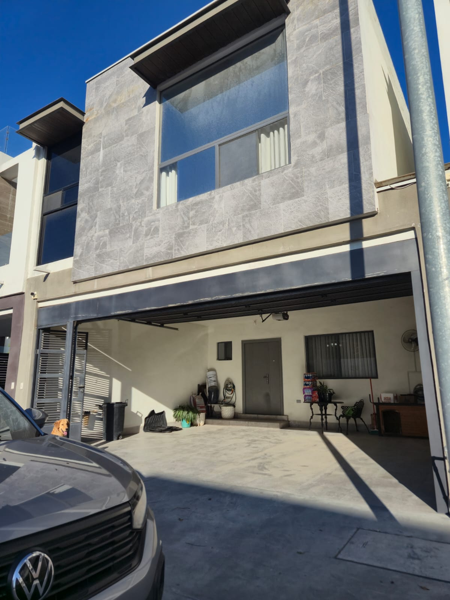 Casa en Venta en Apodaca