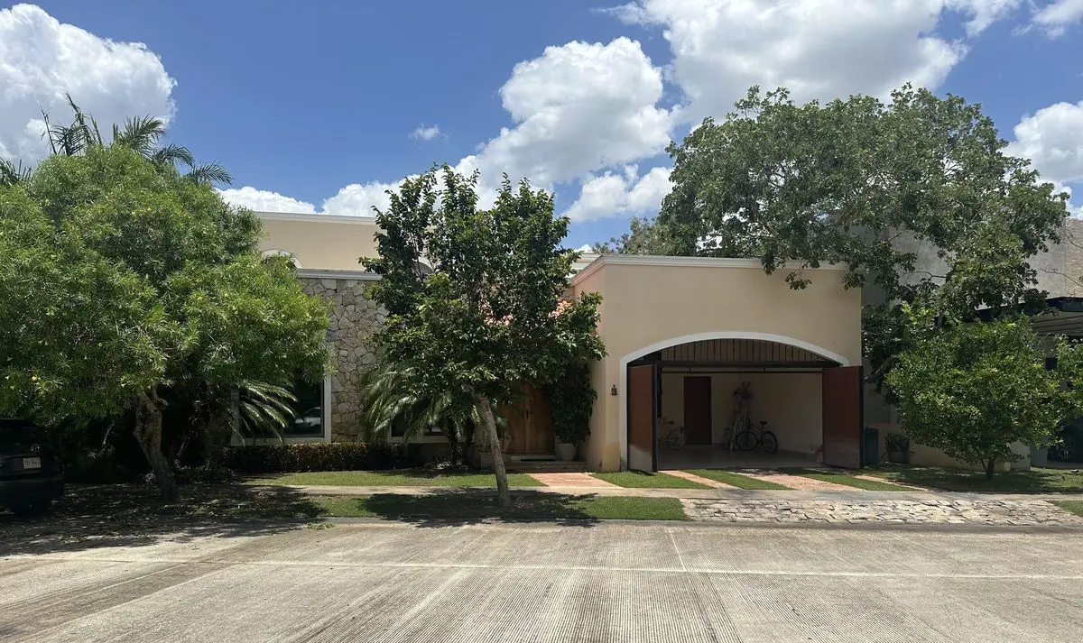 Casa en venta en Yucatán Country Club, Mérida — foto 1 de 19
