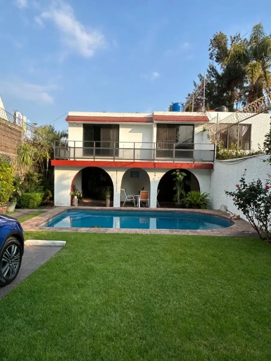 Casa en venta en Insurgentes, Cuernavaca — foto 1 de 26