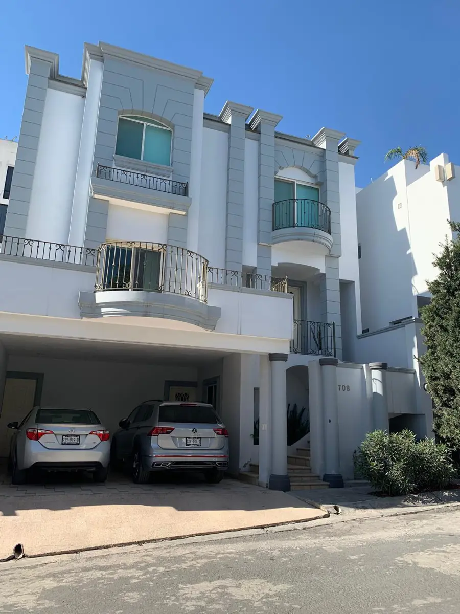 Casas en Venta en Jardines del Paseo Casas en Venta en Jardines del Paseo