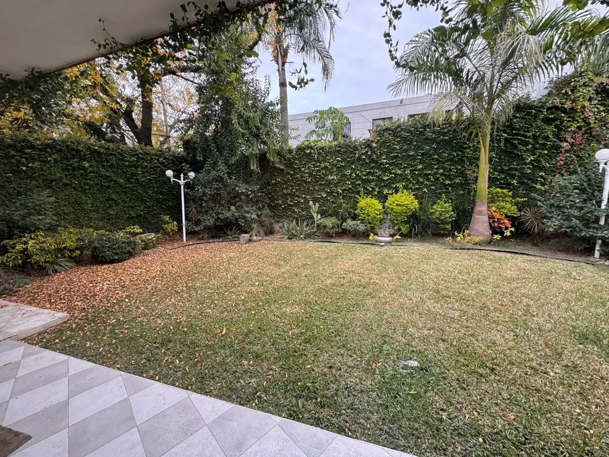Casa en Venta en Esquina en Col Del Valle, San Pedro Garza García, Terreno 617m2 y Construc 517 m2 Casa en Venta en Esquina en Col Del Valle, San Pedro Garza García, Terreno 617m2 y Construc 517 m2