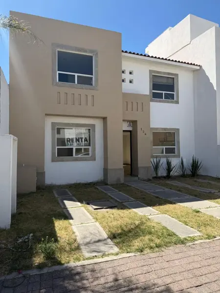 Casa en venta con 3 recámaras y excelente ubicación en el Refugio