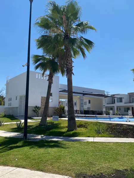 Casa con Departamento en Venta