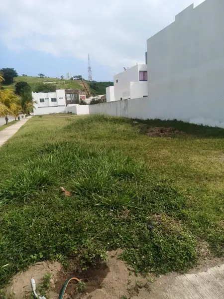 Terreno en venta en Los Manantiales Residencial, Alvarado — foto 2 de 8