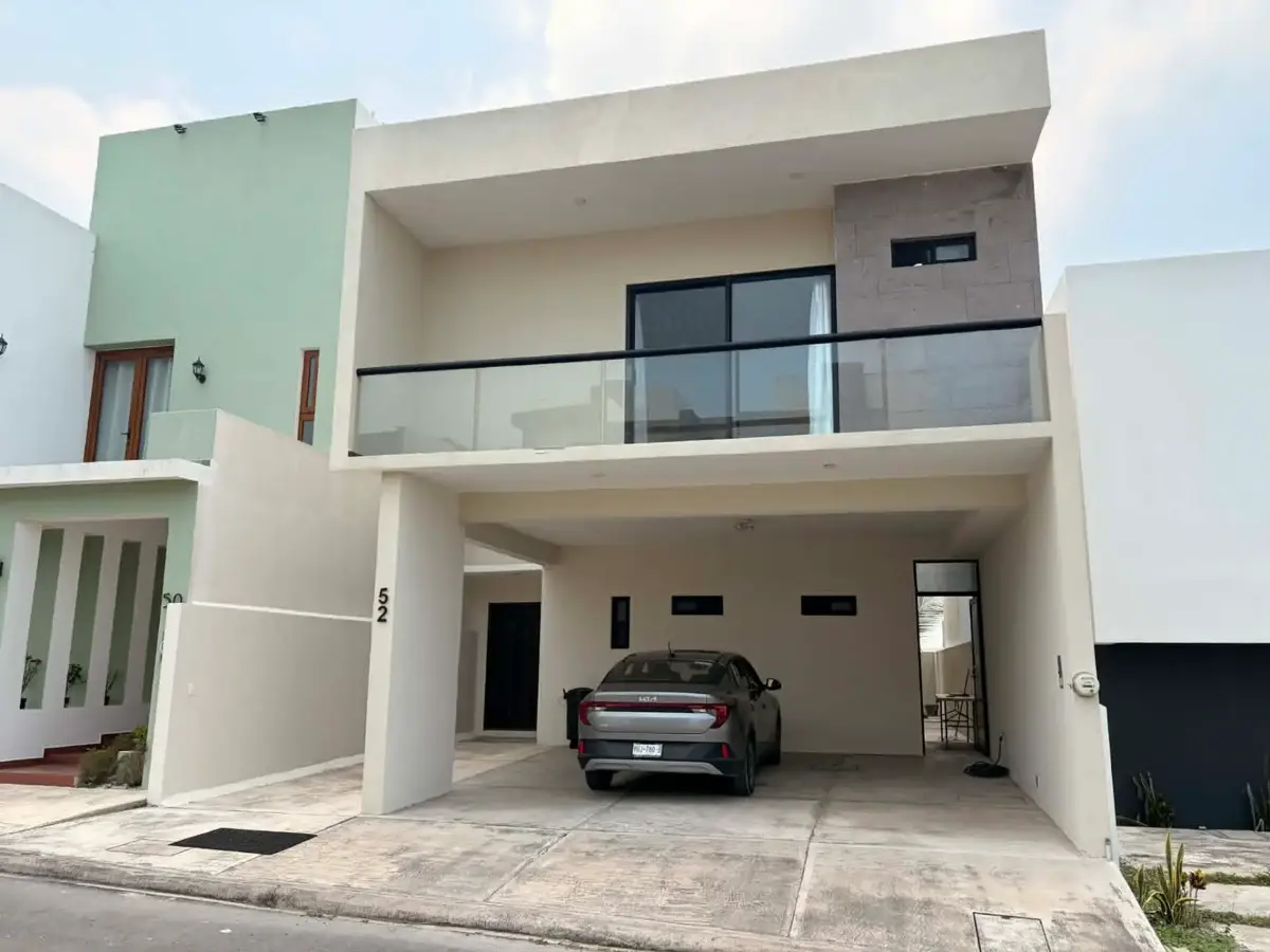 Casa en venta en Lomas de la Rioja, Alvarado — foto 1 de 29