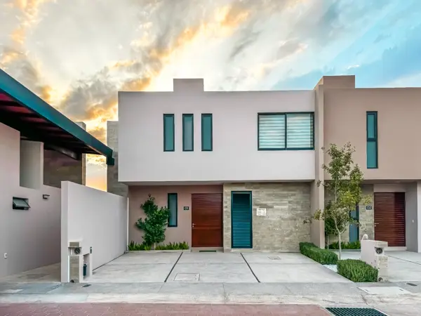 Casa en Venta en Altos del Marqués, Querétaro con Amenidades Modernas