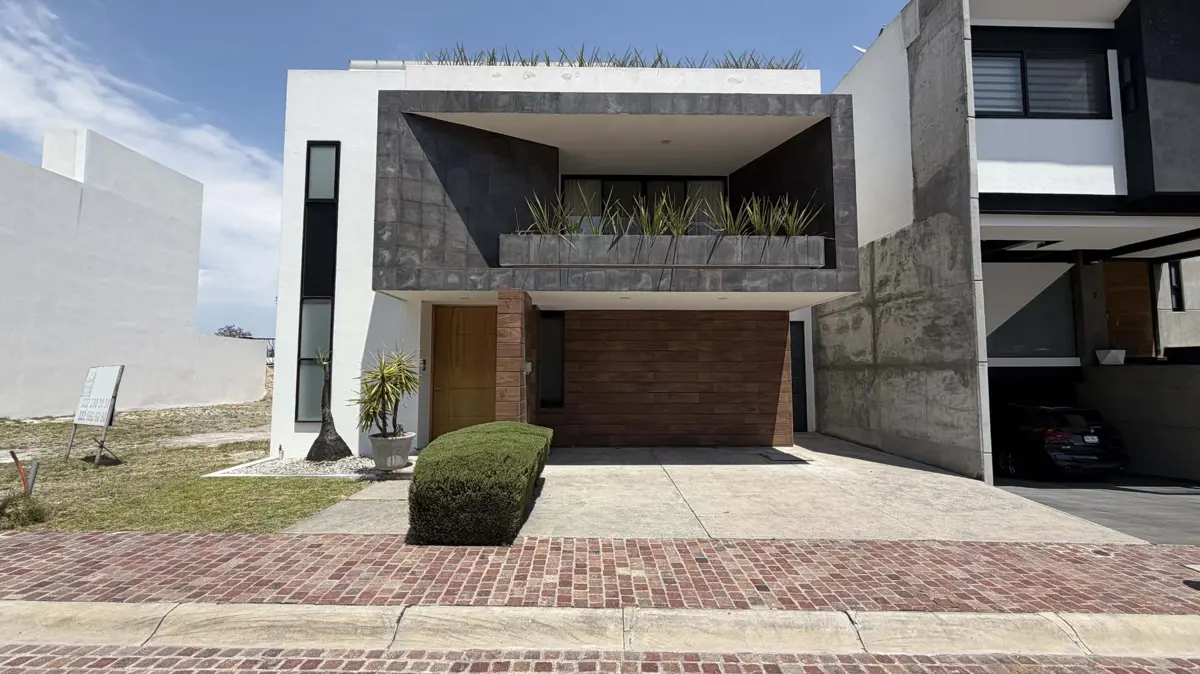 Casa en venta en Lomas de Angelópolis, San Andrés Cholula — foto 1 de 28