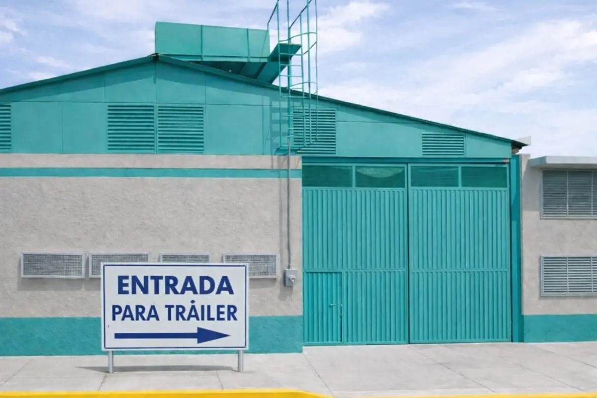 Bodega en renta en Santa Maria Aztahuacan, Iztapalapa — foto 1 de 3