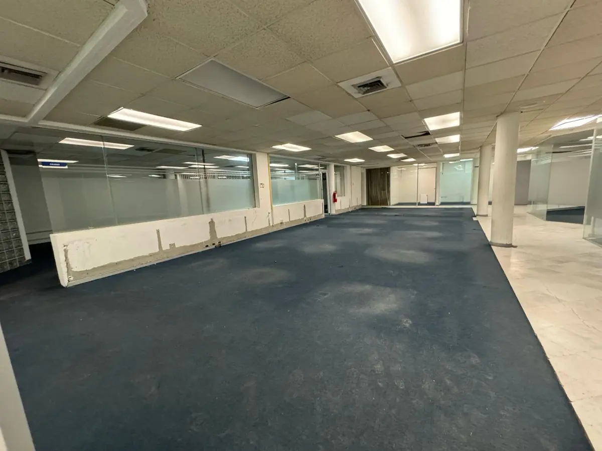 Oficinas en Venta en Residencial Santa Bárbara en Zona Valle Oriente a un lado del Túnel de la Loma Oficinas en Venta en Residencial Santa Bárbara en Zona Valle Oriente a un lado del Túnel de la Loma