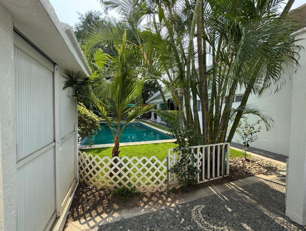Casa en venta en Vista Hermosa, Cuernavaca — foto 1 de 34