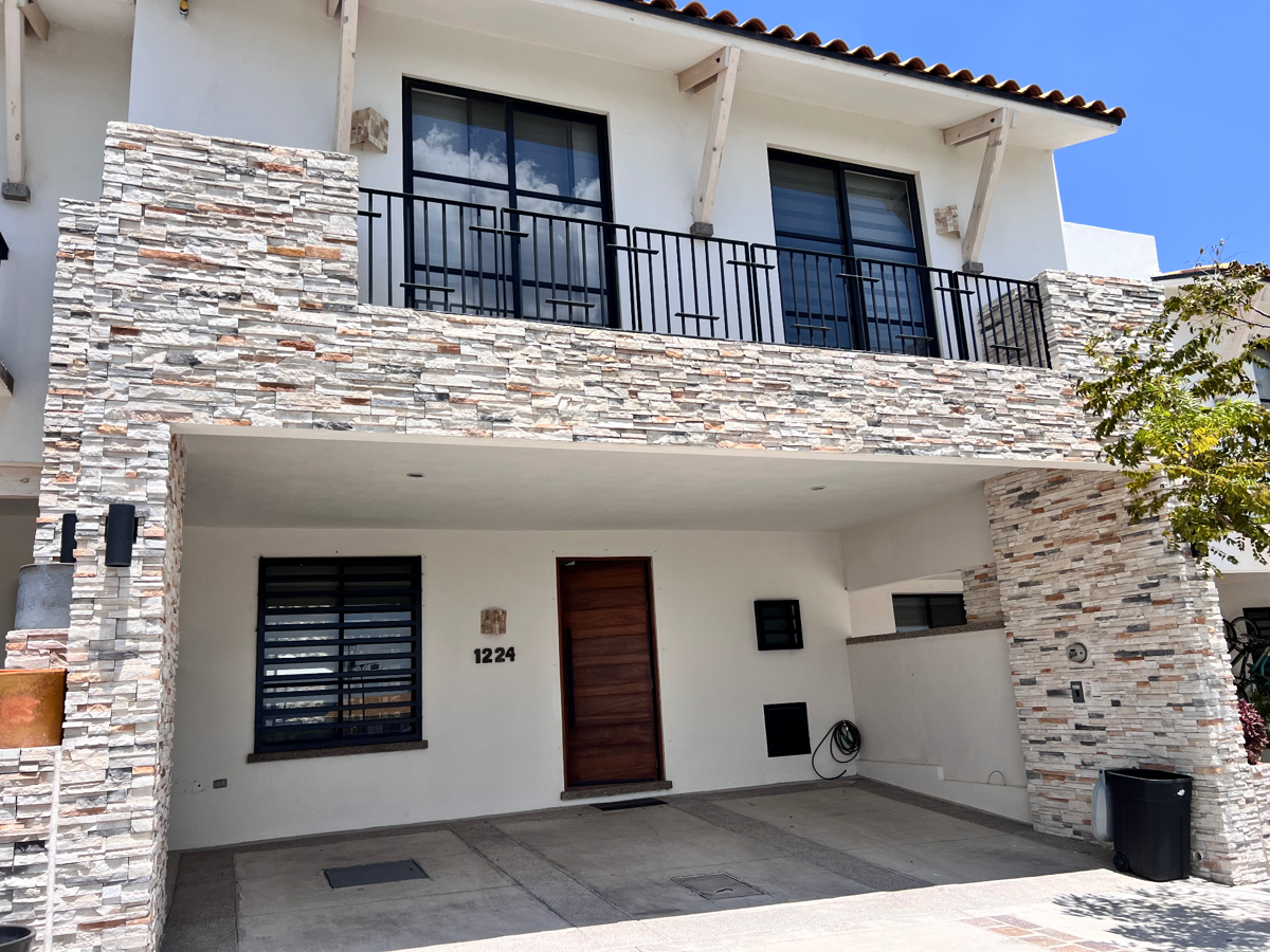 Casa en venta en Lombardía Residencial, León — foto 1 de 23