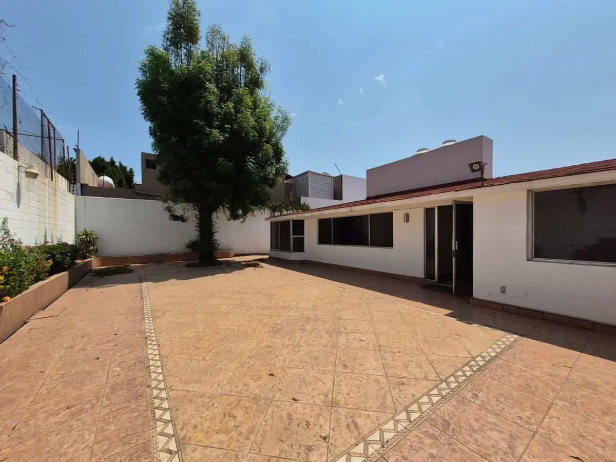 Casa en venta en Bosques de las Lomas, Cuajimalpa de Morelos — foto 1 de 17