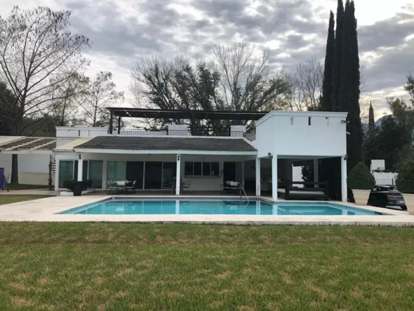 QUINTA CAMPESTRE DE 1R EN VENTA EN ZONA CARRETERA NACIONAL EN MONTERREY, N.L. QUINTA CAMPESTRE DE 1R EN VENTA EN ZONA CARRETERA NACIONAL EN MONTERREY, N.L.