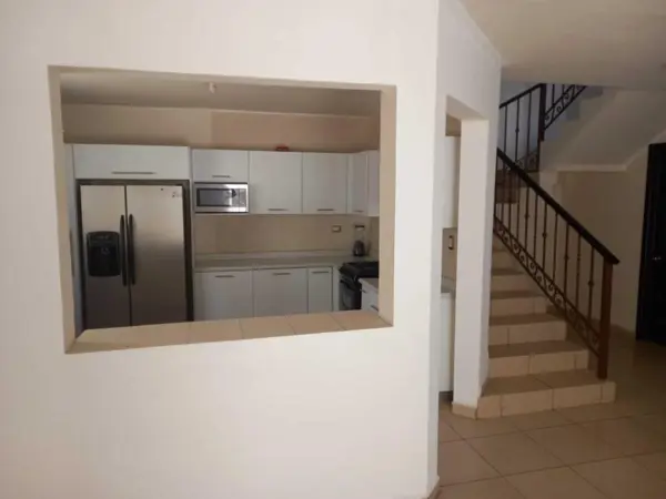 Casa en renta en Lomas del Valle II, Ramos Arizpe — foto 3 de 11