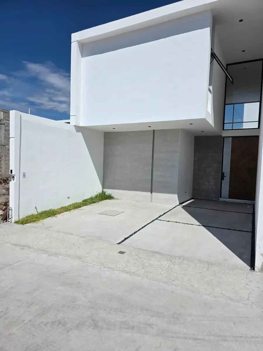 Casa en venta en Jardines del Llano, Villa de Álvarez — foto 1 de 14