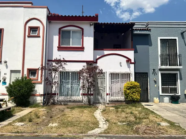 Casa en Venta cerca de Línea 4 en Fraccionamiento Real del Valle, Tlajomulco