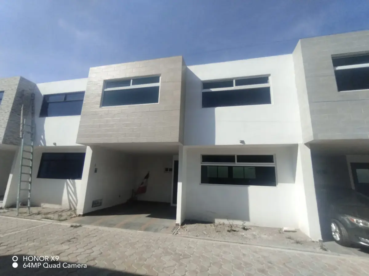 Casa en venta en Comunidad Cerrada, cerca del Estadio Cuauhtémoc, Puebla Casa en venta en Comunidad Cerrada, cerca del Estadio Cuauhtémoc, Puebla