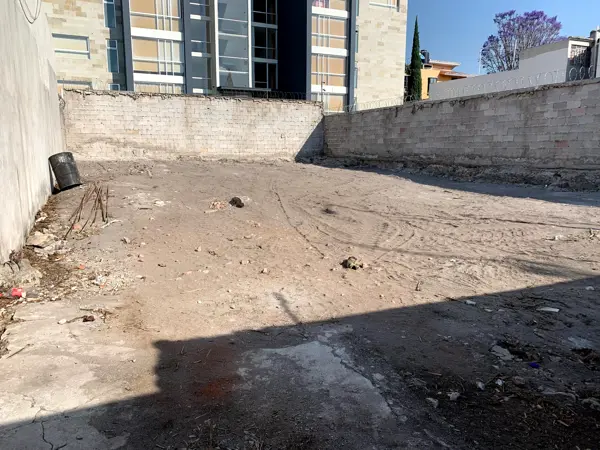 Renta terreno plano, a una cuadra de Av, Juárez y 3 de Paseo Bravo, céntrico.  Col. San Matías