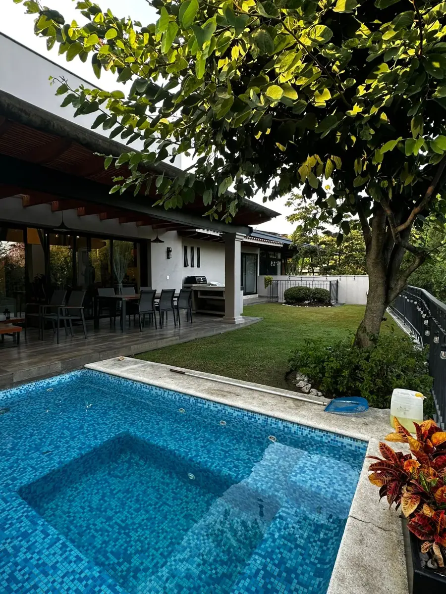 Casa en venta en Rancho Cortes, Cuernavaca — foto 1 de 25