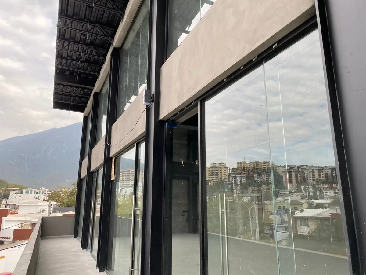 Local en renta en Las Brisas, Monterrey — foto 1 de 7