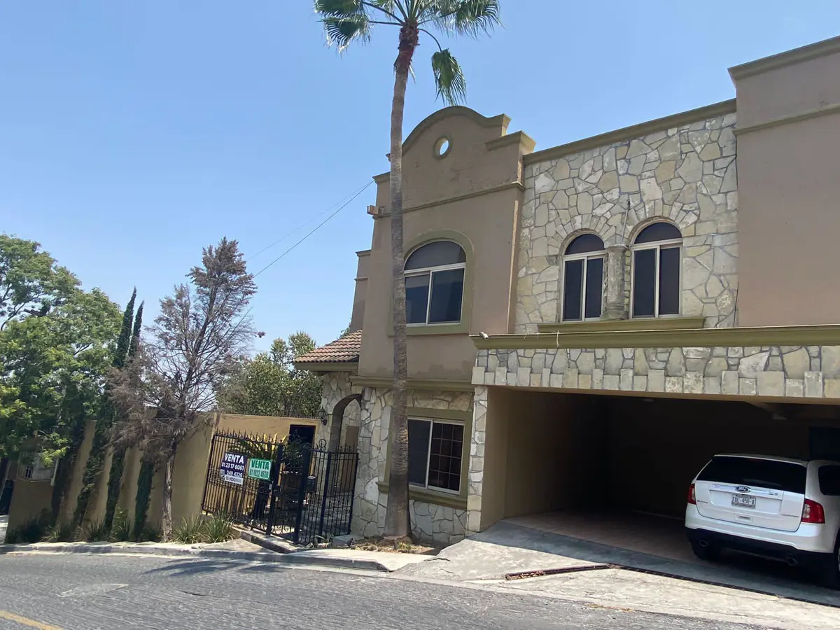 Casa en venta en Valle de San Ángel Sect Jardines, San Pedro Garza García — foto 1 de 34